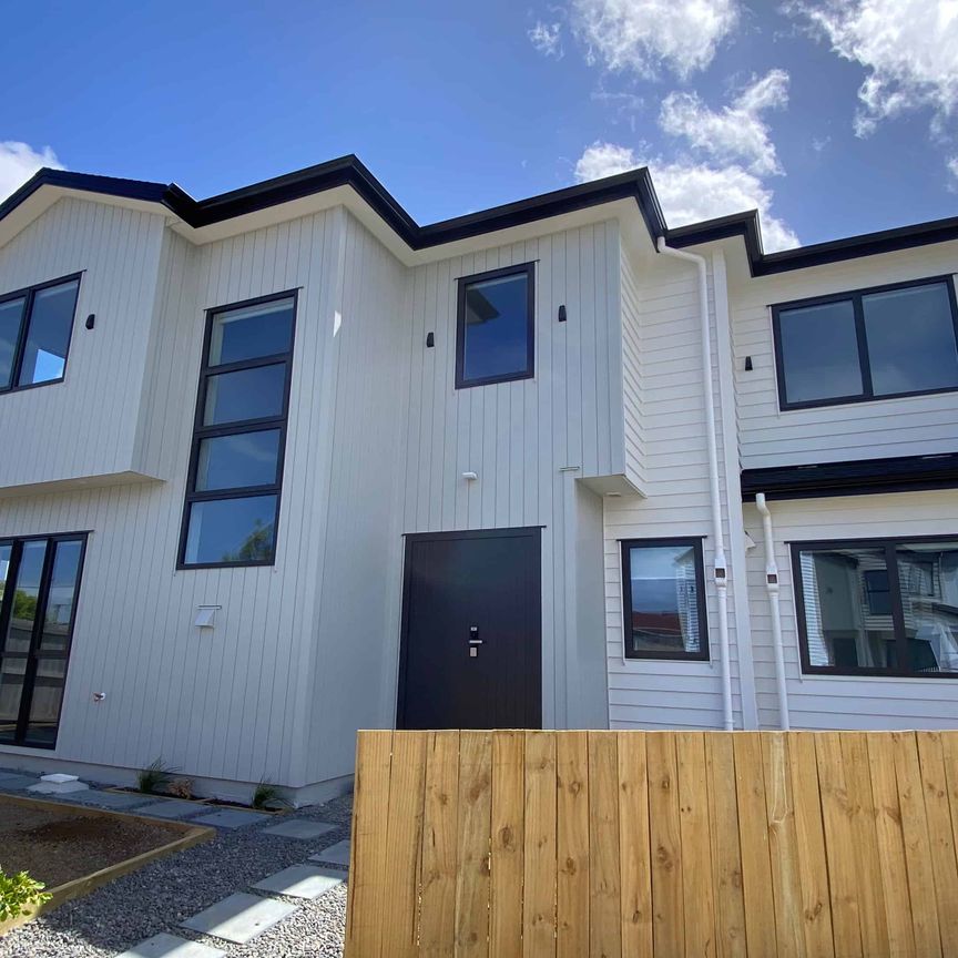 Brand New End Townhouse - Modern Living with Flexible Layout - Photo 1