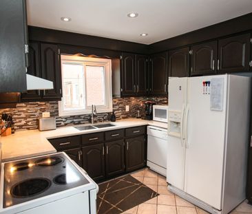 For Lease - 33A Alcan Avenue, Toronto, Ontario - Photo 3