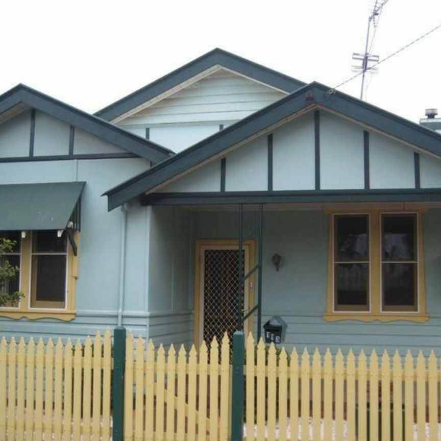 Charming Country Living in Dubbo - 3 Bedroom Home for Rent - Photo 1