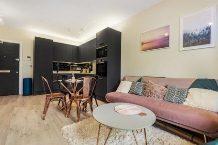 Clivemont Road - Photo 2