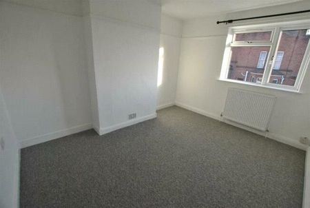 4 bedroom terraced house to rent - Photo 4