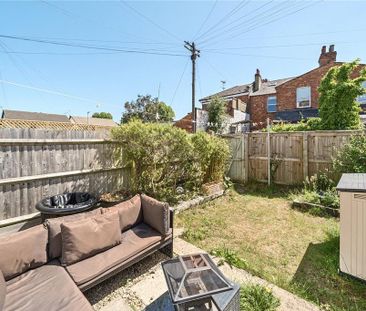 3 bedroom terraced house to rent - Photo 2