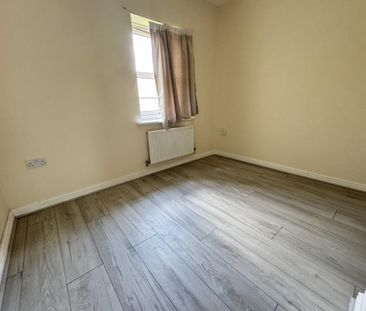 4 bedroom detached house to rent - Photo 3