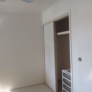 3-bedroom shared unit/townhouse, Binya Avenue - Photo 2