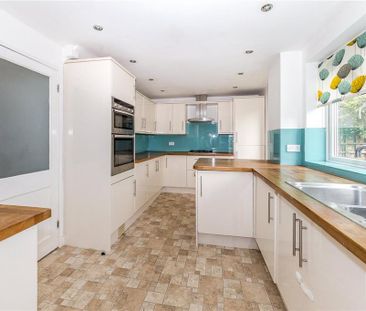 3 bedroom detached house to rent - Photo 5