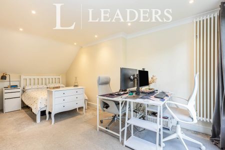 3 bedroom terraced to rent Holyoake Terrace, Sevenoaks, TN13 - Photo 3