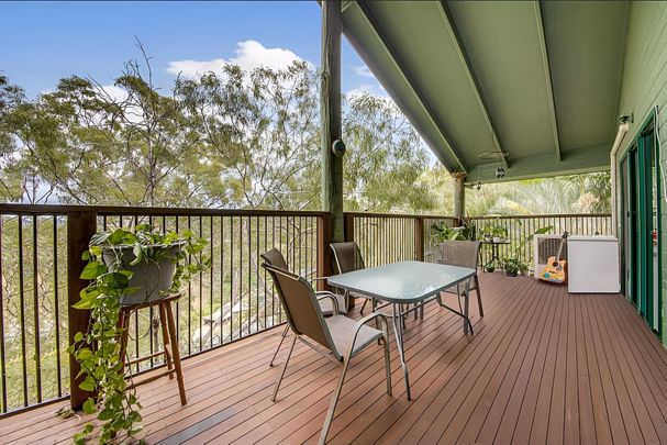 :: Two story Home in Glen Eden - Photo 1