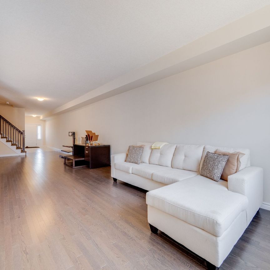 For Lease - 11 Burcombe Cross Unit# Upper Bdrm, Guelph, Ontario - Photo 1