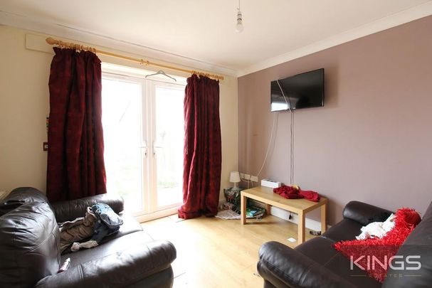 6 bedroom terraced house to rent - Photo 1