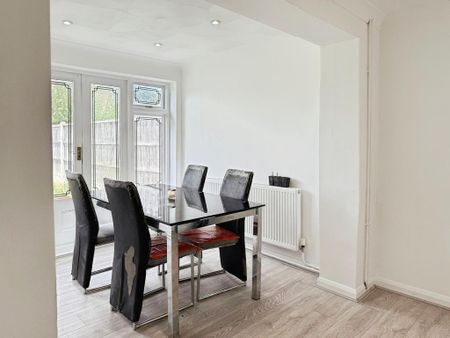 3 bedroom terraced house to rent - Photo 3