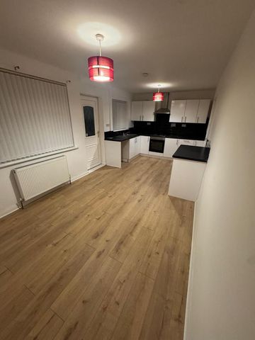 3 bedroom terraced house to rent - Photo 4