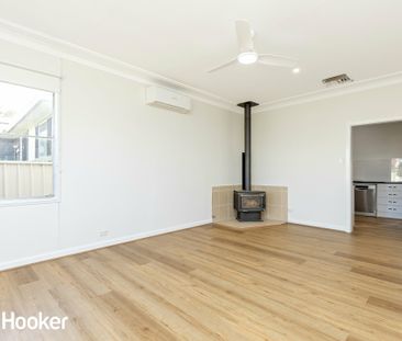 Spacious 3-Bedroom Home with 6-Car Garage in South Tamworth! - Photo 5