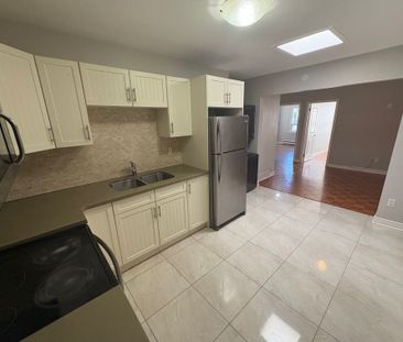 For Lease - 341 Lakeshore Road Unit# 2, Oakville, Ontario - Photo 4