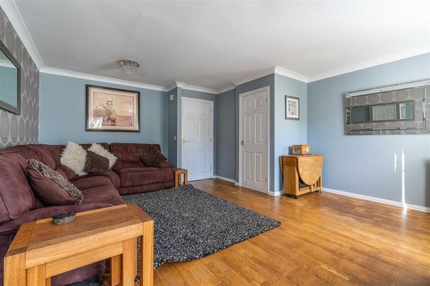 3 bedroom semi-detached house to rent - Photo 1