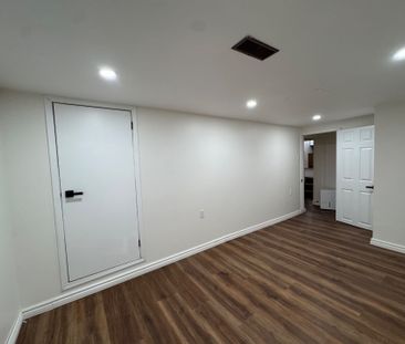 For Lease - 219 Steel Street, Barrie, Ontario - Photo 6