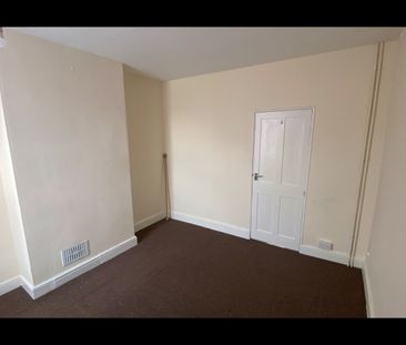3 Bed Terraced House, Gawthorne Street, NG7 - Photo 2