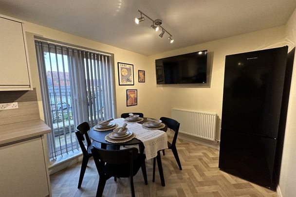 Wharton Crescent, Beeston, NG9 1RJ - Photo 1