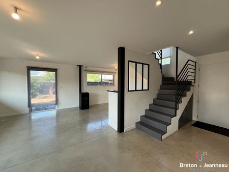 Location Maison 6 pièces 118m² - Photo 2