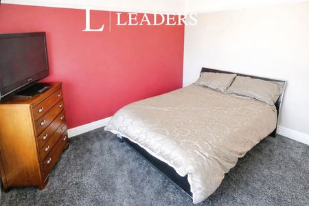 3 bedroom house to rent Little Barn Lane, Mansfield, NG18 - Photo 2