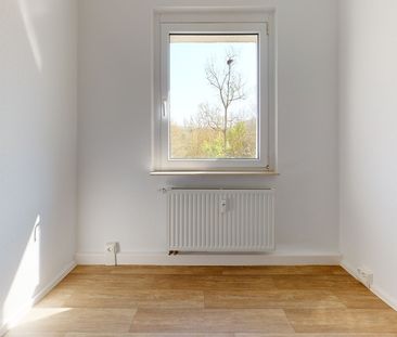 3-Raum-Wohnung mit Balkon im 3. OG – jetzt schnell sein! - Photo 1