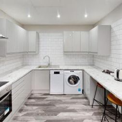 2 Thornville Mount, Leeds, LS6 1JX - Photo 1
