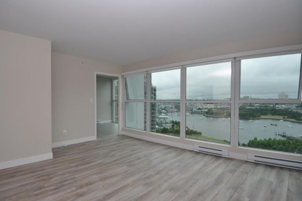 Condo in Downtown Vancouver, BC - Photo 1