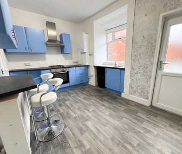 2 bedroom terraced house to rent - Photo 4