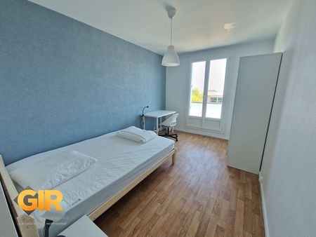 Location Maison 1 pièce 92m² RENNES 35000 - Photo 2