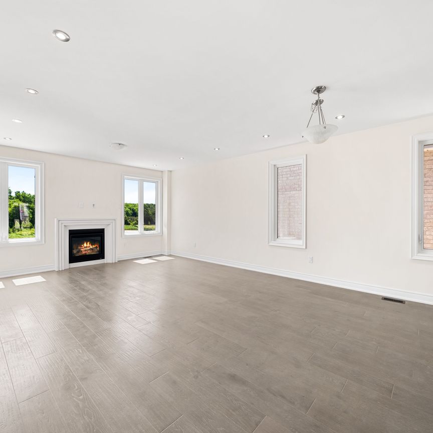 For Lease - 261 Seaview Heights, East Gwillimbury, Ontario - Photo 1