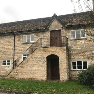 Court Farm Mews, Bristol Road, Stonehouse, GL10 - Photo 2