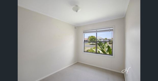 WELL MAINTAINED 3 BEDROOM HOME IN BERESFIELD! - Photo 1