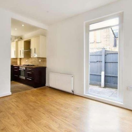 Leigham Court Drive, Leigh-on-sea, SS9 - Photo 1