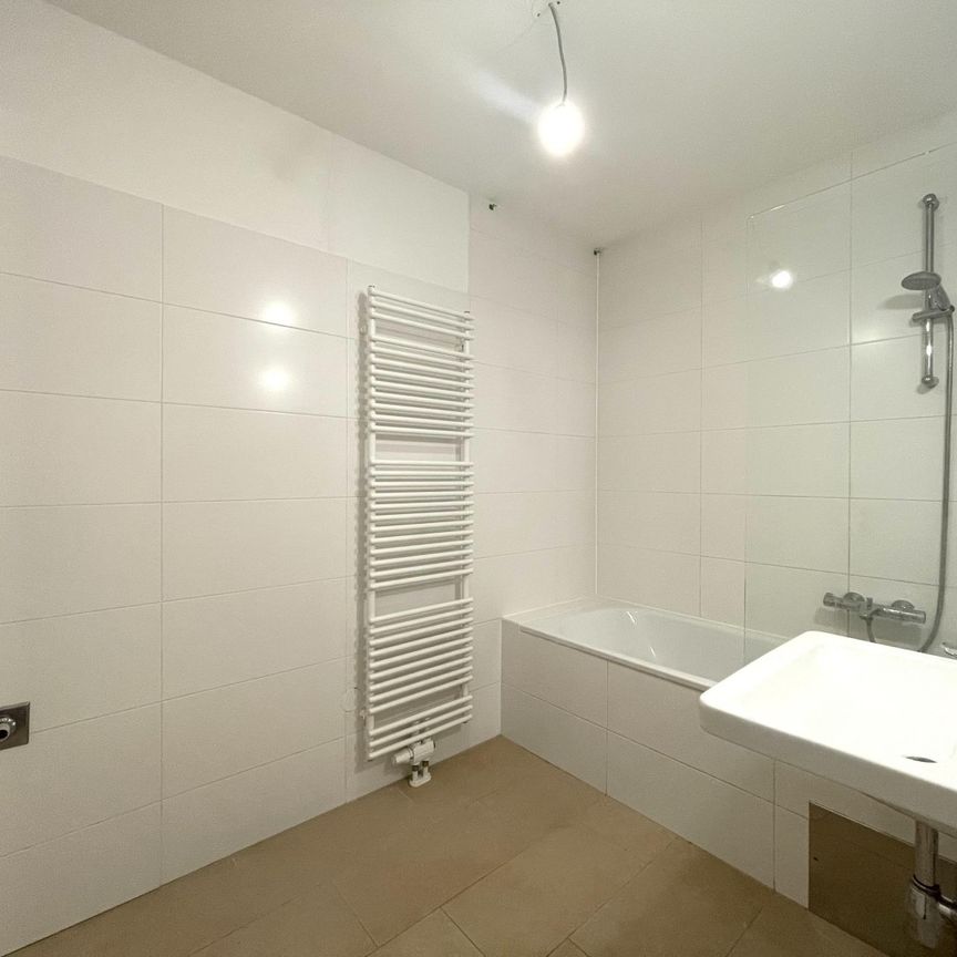 Ruhige 3-Zimmer-Neubauwohnung mit 8m² großer SÜD-Loggia! - Photo 1