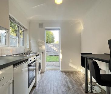 Studio to rent - Photo 6