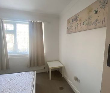 3 Bed Terraced House, Long Elmes, HA3 - Photo 2