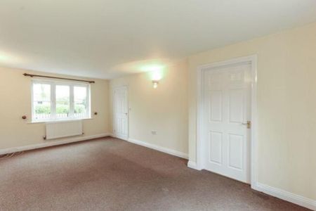 3 bedroom end of terrace house to rent - Photo 2