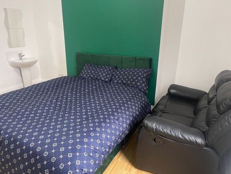 Room in a Shared House, Shrewsbury St, M16 - Photo 3