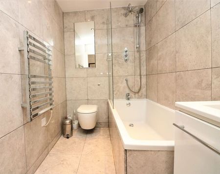 2 Bed Flat, St. Davids Square, E14 - Photo 3