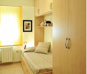 Carrer de lEncarnació, Barcelona, Catalonia - Photo 5