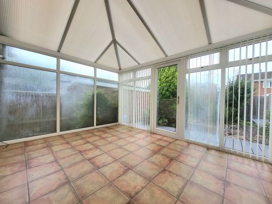 2 bedroom detached bungalow to let - Photo 1