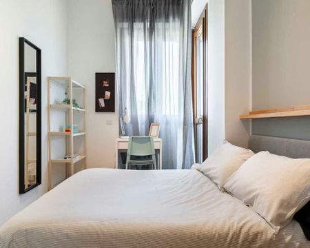 Viale Sondrio, Milan, Lombardy 20124 - Foto 4