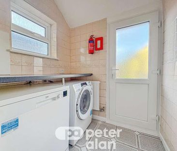 Ton-yr-ywen Avenue, Heath, Cardiff, CF14 - Photo 3