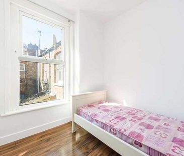 Grange Avenue, North Finchley, N12 - Photo 3