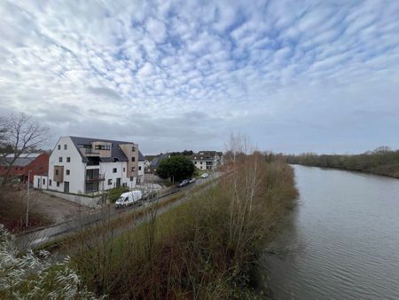 Instapklaar appartement met 2 slpks en zicht op het kanaal - Photo 4