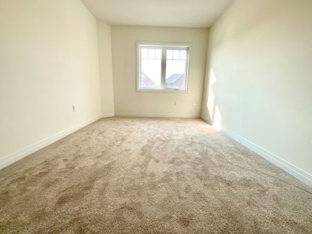 For Lease - 242 Port Crescent, Welland, Ontario - Photo 3