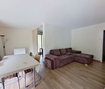 Location Appartement 4 pièces 82m² - Photo 2