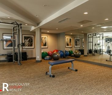 Condo in North Vancouver, BC - Photo 6