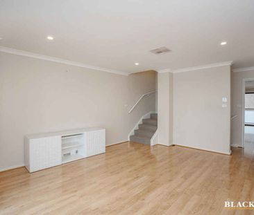 Spacious three bedroom townhouse - Photo 2