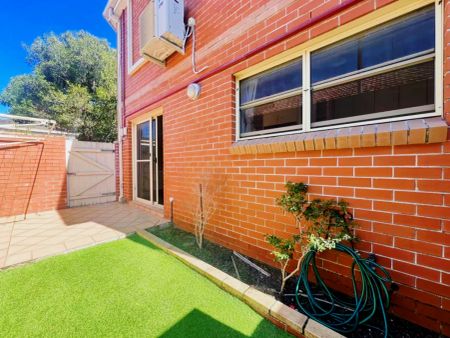 14 Middle St, Sydney - Photo 3