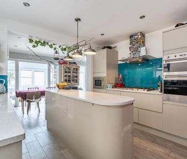 3 bedroom detached house to rent - Photo 4